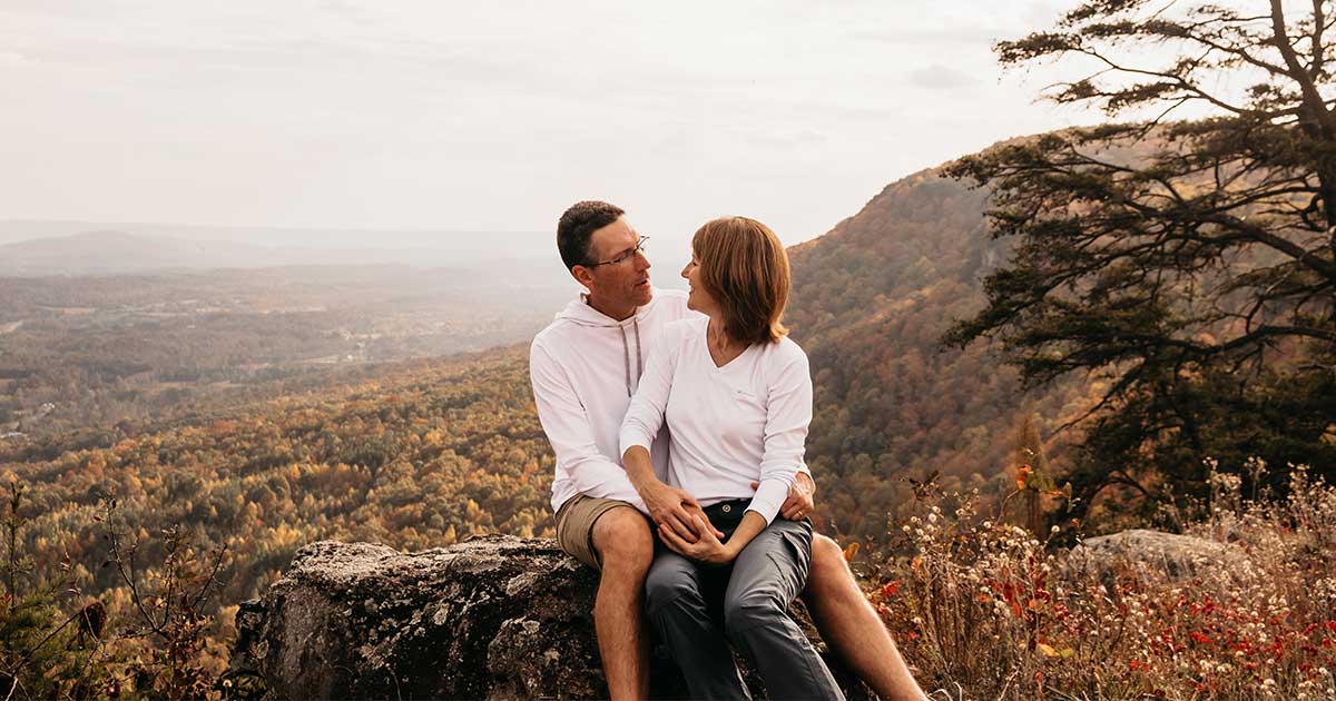 5 Reasons Why Couples Should Retreat to BOLT FARM Treehouse This Winter