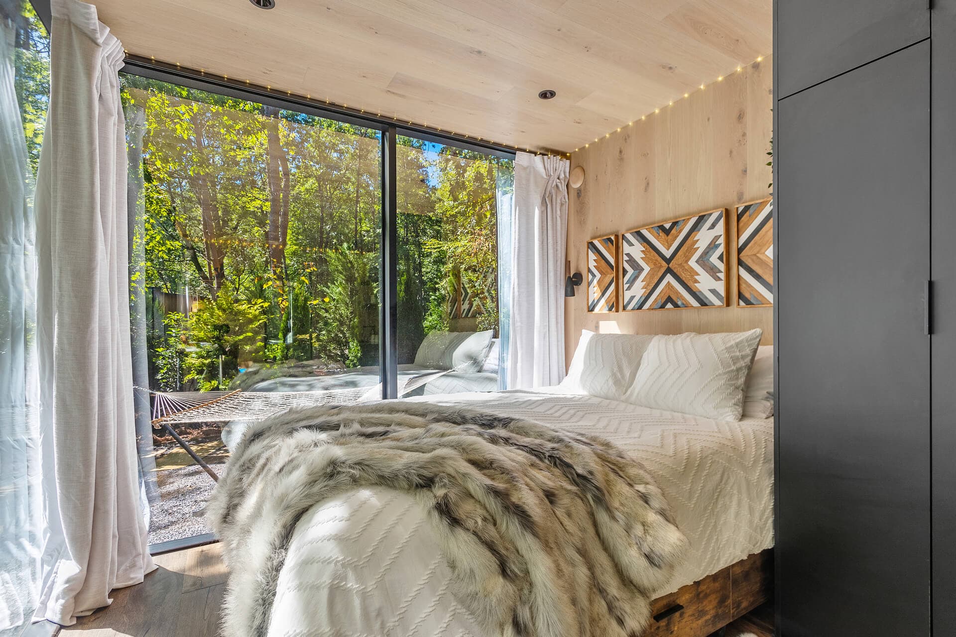 7 Ways Couples Can Reconnect on a Retreat