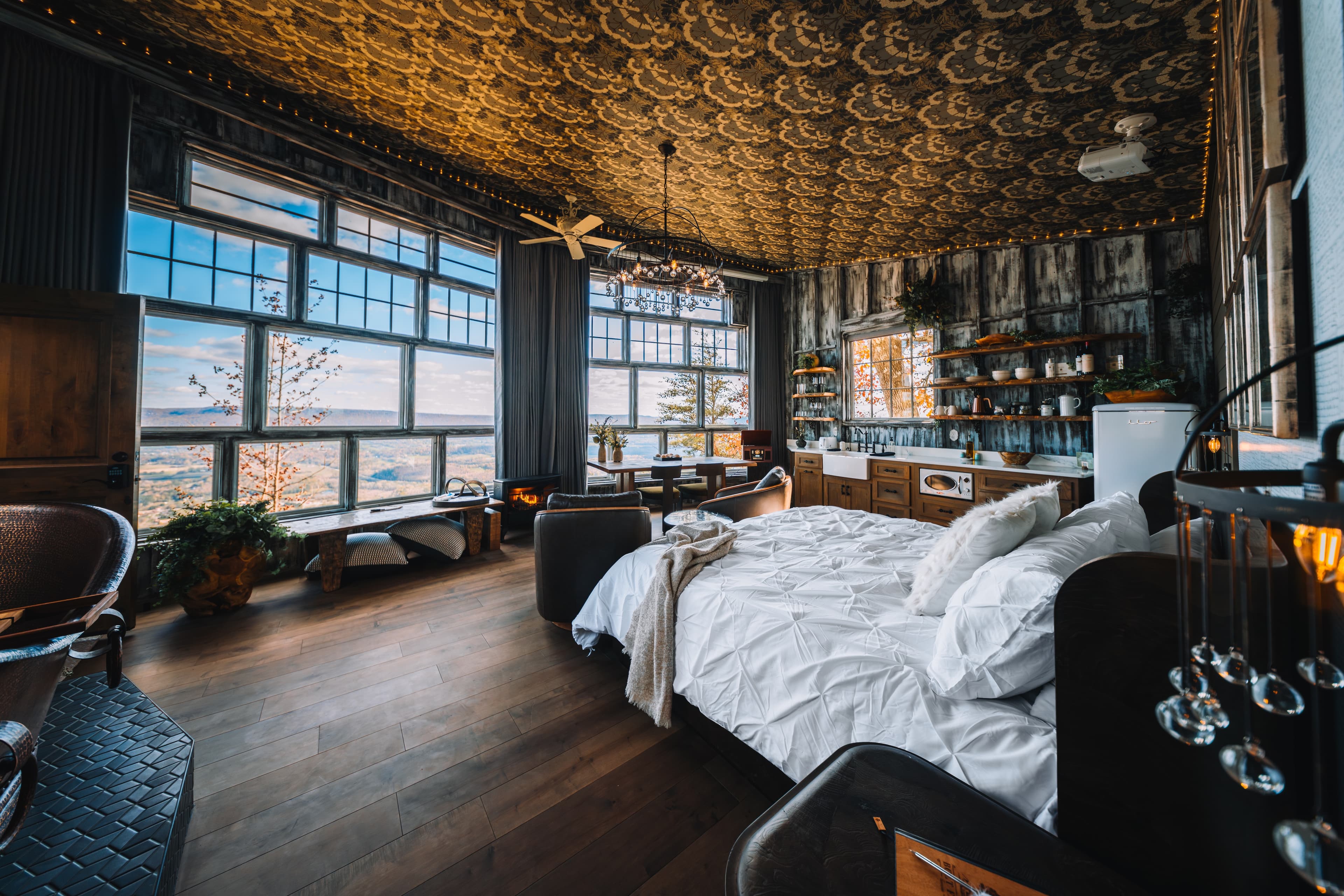 The Arhaus Treehouse