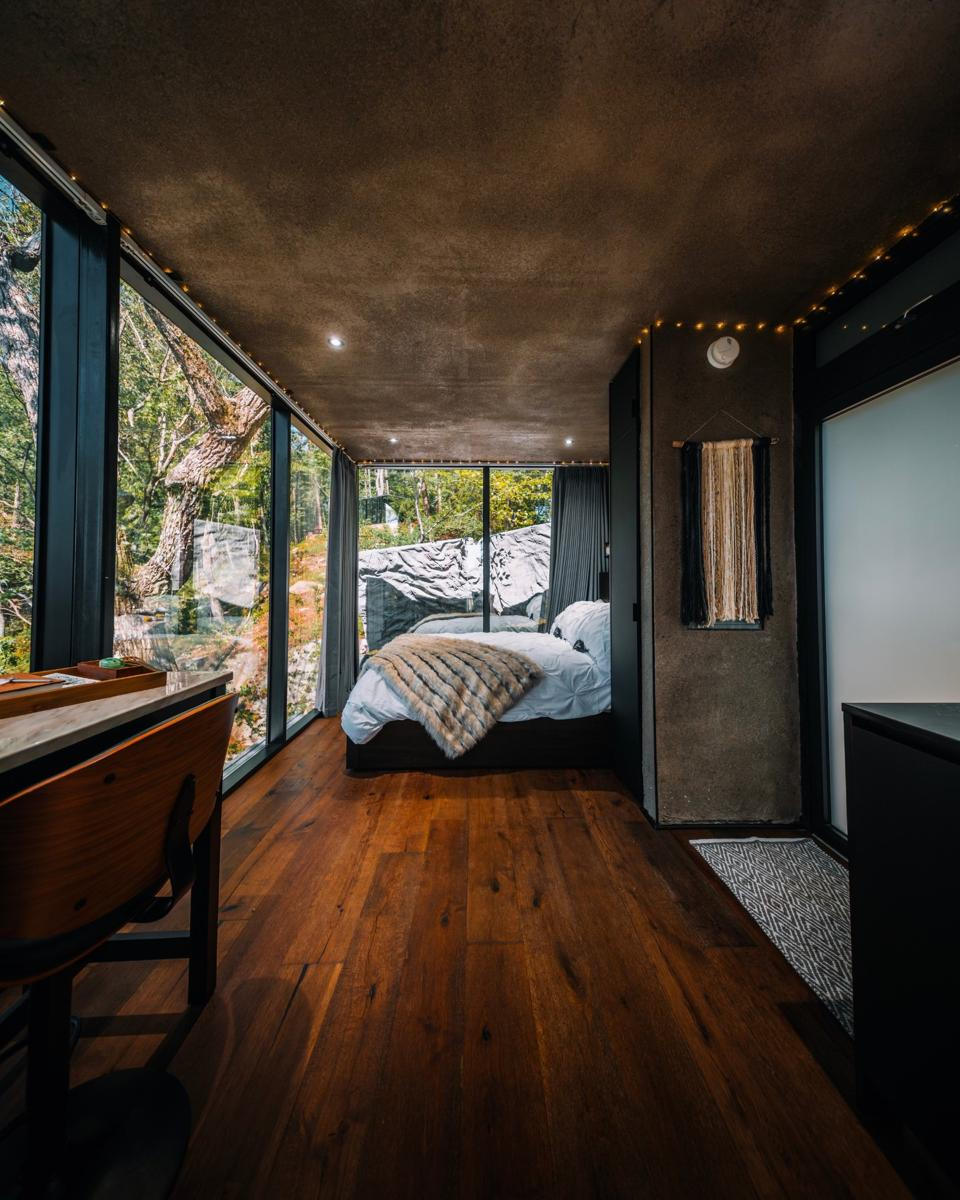 Floating Mirror Cabin